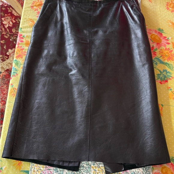VTG Kenneth Cole Black Leather Pencil Skirt, flat waist, back slit, pockets Sz 2 - Picture 1 of 8